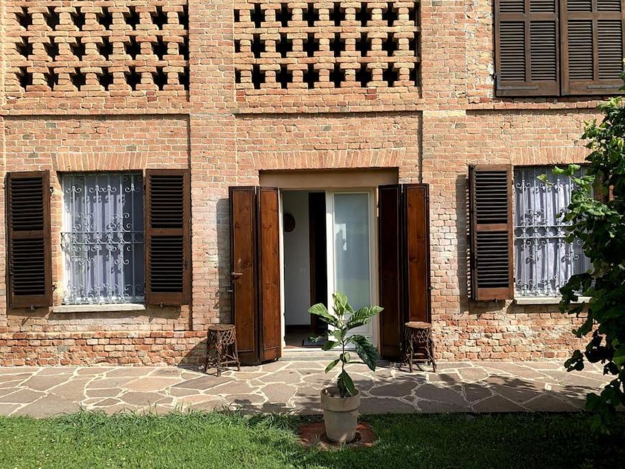 Apart-Agriturismo "La Colomba" Nizza Monferrato Exterior photo