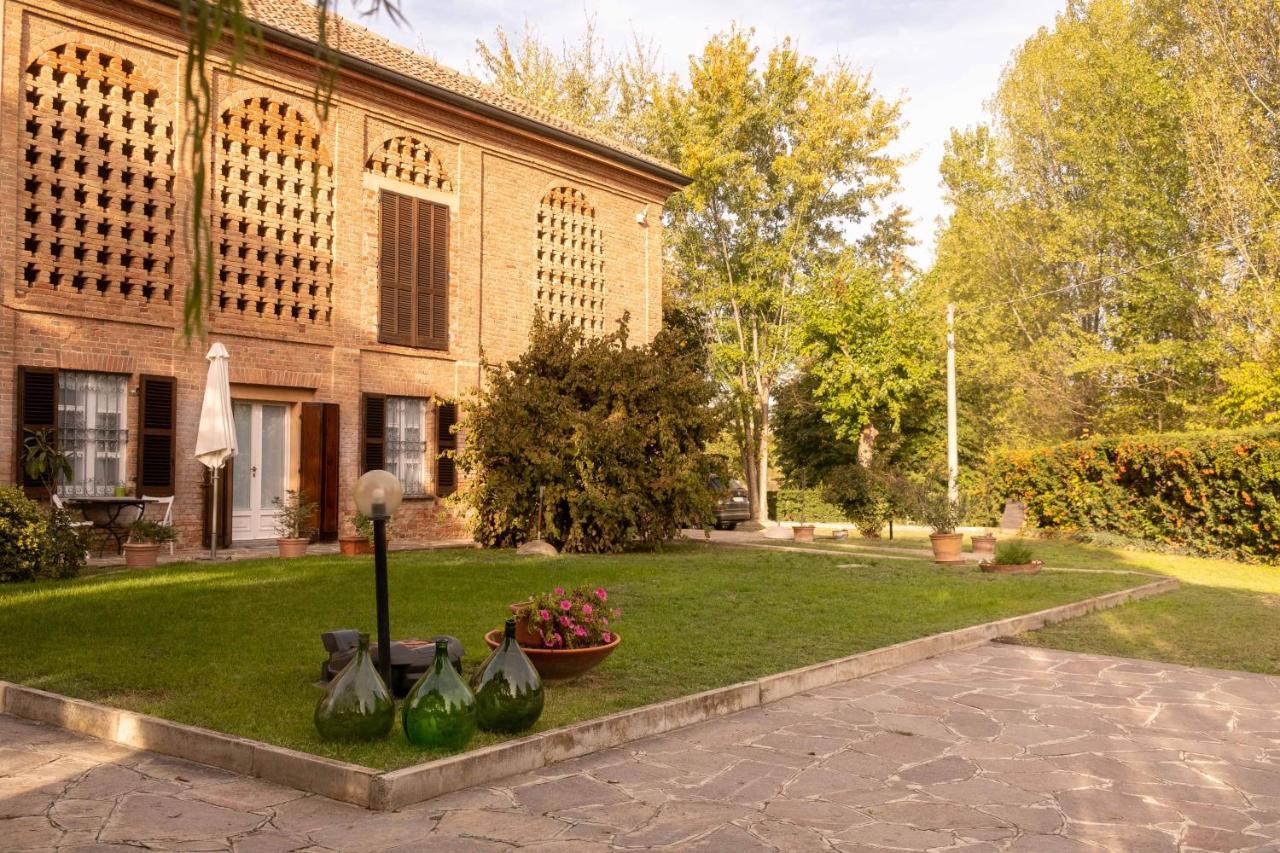 Apart-Agriturismo "La Colomba" Nizza Monferrato Exterior photo